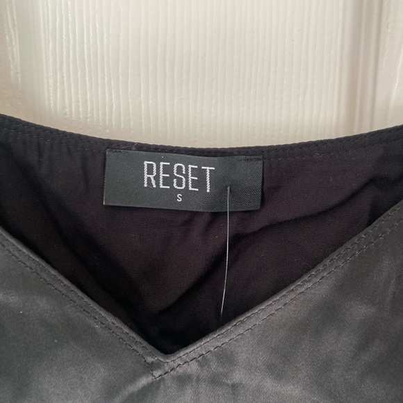 NWT Reset Black Bubble Hem Satin Tank Top - Picture 8 of 8
